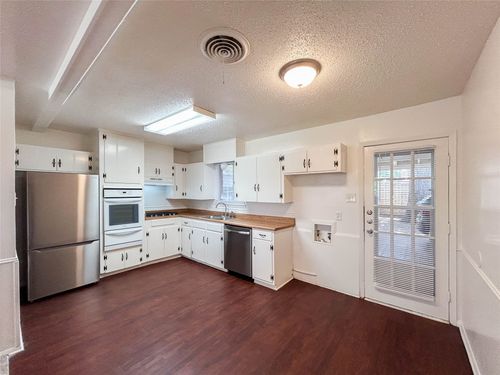 2016 Bolivar St, Denton, TX, 76201-1855 | Card Image