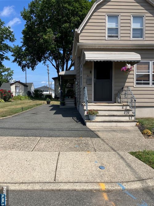31 Miller Ave, Elmwood Park, NJ, 07407-1537 | Card Image