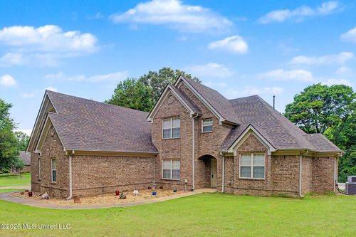 8980 Kerri Ruth Rd, Hernando, MS, 38632-6373 | Card Image