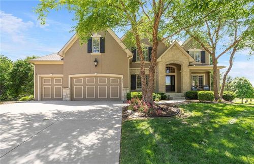 8701 W 157th St, Overland Park, KS, 66221-9329 | Card Image