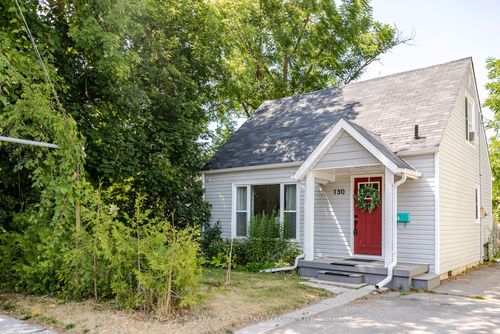 130 Hazlitt St, Peterborough, ON, K9H1L5 | Card Image