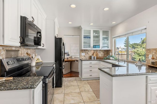401 Arlington Circle, House other with 4 bedrooms, 3 bathrooms and 4 parking in Fairfield CA | Image 11