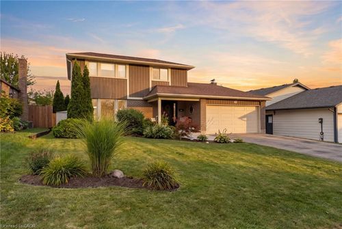46 Blackwell Dr, Kitchener, ON, N2N1P8 | Card Image