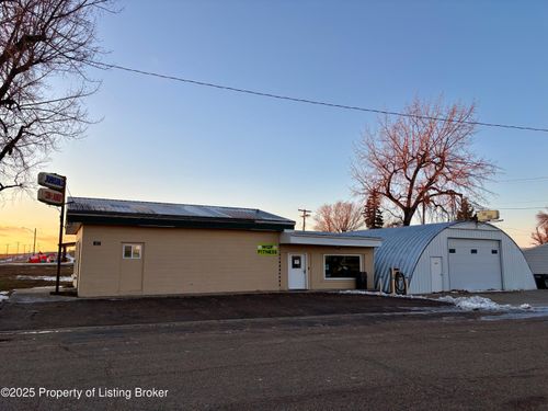 415 2nd Ave Nw, Beach, ND, 58621 | Card Image