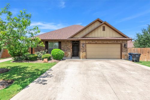 3101 Papa Bear Dr, College Station, TX, 77845-1405 | Card Image