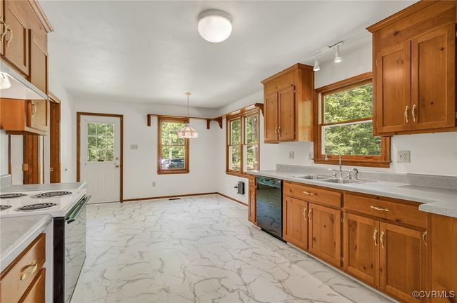 17775 Fox Hollow Dr, House other with 4 bedrooms, 3 bathrooms and null parking in Spring Grove VA | Image 16