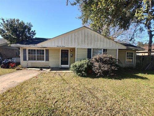 2114 7th St, Port Neches, TX, 77651-3815 | Card Image
