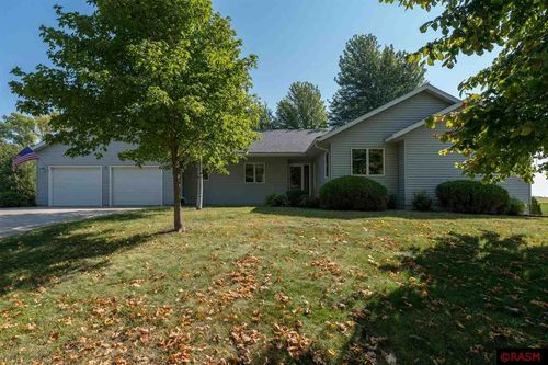 5 3rd St, Easton, MN, 56025-3000 | Card Image