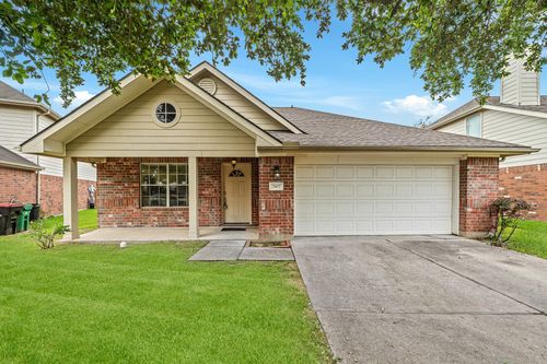 7107 Piney Meadow Ct, Houston, TX, 77041-1753 | Card Image