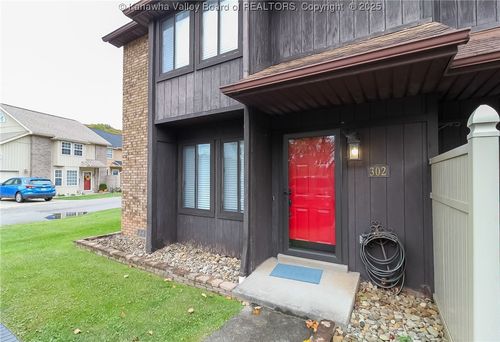 302 Maplewood Ln, Nitro, WV, 25143-1175 | Card Image