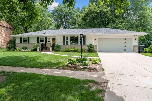 2430 Evanston Dr, Rockford, IL, 61108-7819 | Card Image