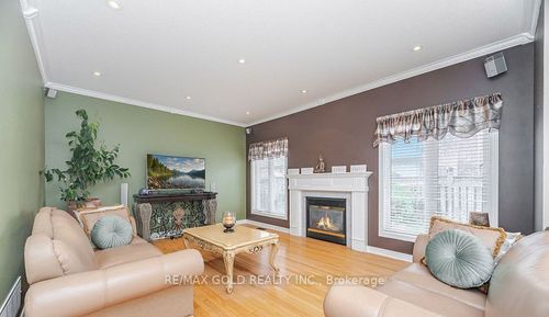 5 Summershade St, Brampton, ON, L6P2B9 | Card Image