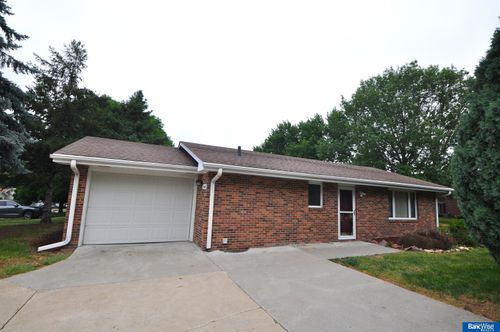 5400 Homestead Court, Lincoln, NE, 68521 | Card Image