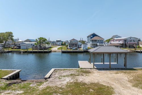 6039 6th St, Surf City, NC, 28445-8640 | Card Image