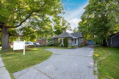 59 Harmony Rd N, House other with 2 bedrooms, 1 bathrooms and 6 parking in Oshawa ON | Image 1