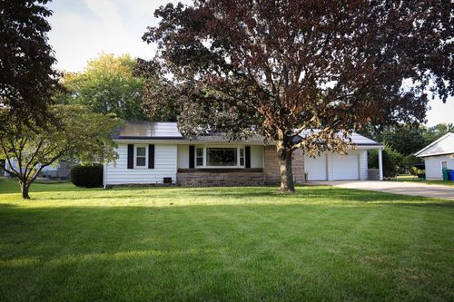 34 N Court Dr, Decatur, IL, 62526-1942 | Card Image