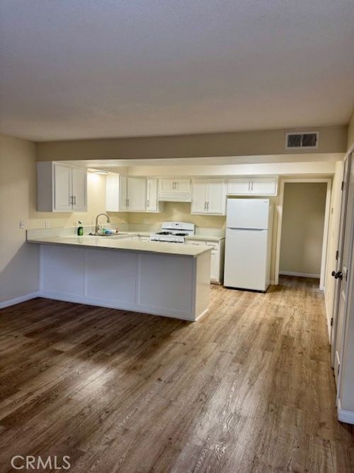 b-1022 El Camino, Costa Mesa, CA, 92626 | Card Image