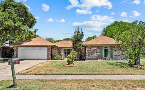 123 Catalina Cir, Portland, TX, 78374-2627 | Card Image