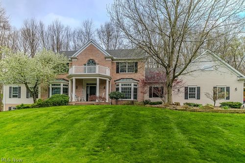8600 Tamarack Trl, Chagrin Falls, OH, 44023-1876 | Card Image