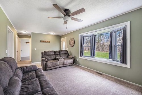 1315 Beaverbrook Dr, Holly, MI, 48442-8628 | Card Image