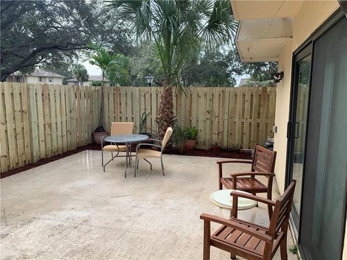 8a-2942 Sw 22nd Cir, Delray Beach, FL, 33445-7870 | Card Image