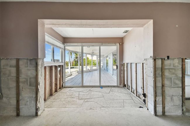 568 Johns Pass Ave, House other with 4 bedrooms, 3 bathrooms and null parking in MADEIRA BEACH FL | Image 71