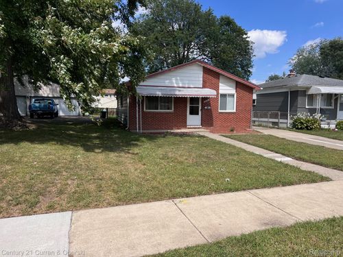 24360 Pennie St, Dearborn Heights, MI, 48125-2016 | Card Image