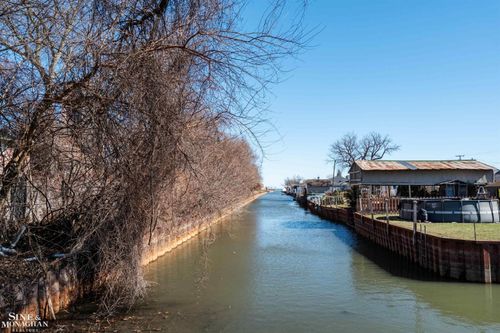 23041 Liberty St, Saint Clair Shores, MI, 48080-3006 | Card Image