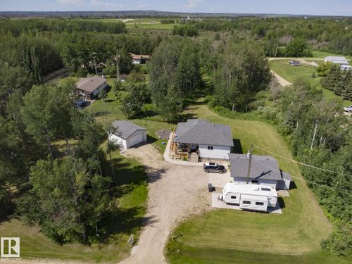 8 Main St, Entwistle, AB, T0E0S0 | Card Image
