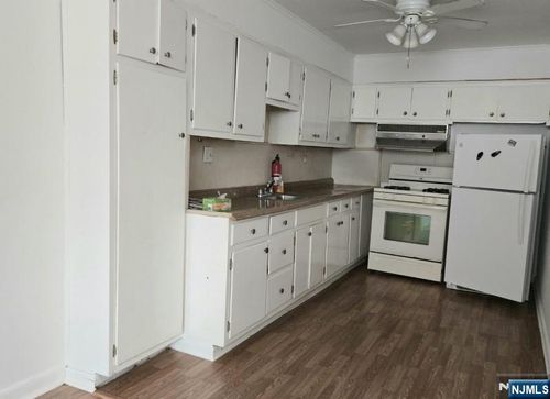 305 Green Ave, Lyndhurst, NJ, 07071-2243 | Card Image