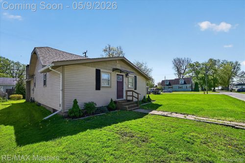 4318 F Ave, Newport, MI, 48166-9686 | Card Image
