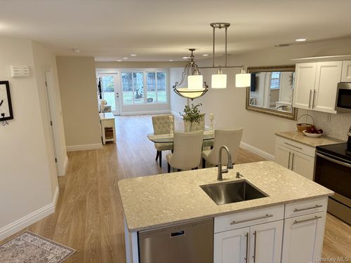 62 Knolls Dr, Stony Brook, NY, 11790-2424 | Card Image