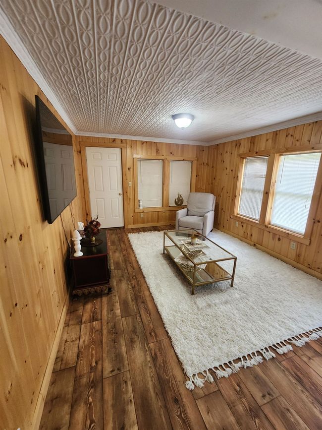 The first floor has spacious rooms | Image 20