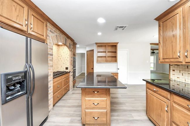 Double ovens and 6 burner gas stove! | Image 14