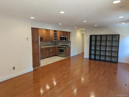 apt-2b-4223 212th St, Bayside, NY, 11361-2980 | Card Image