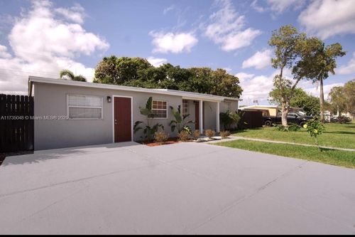 4877 Ne 15th Ave, Pompano Beach, FL, 33064-5709 | Card Image