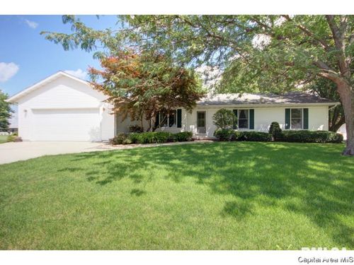 113 Stieren St, Farmersville, IL, 62533-7867 | Card Image