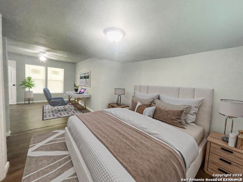 422 Florence St, Uvalde, TX, 78801-4336 | Card Image