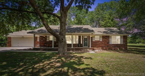 1180 Country Club Rd, Claremore, OK, 74017-7118 | Card Image