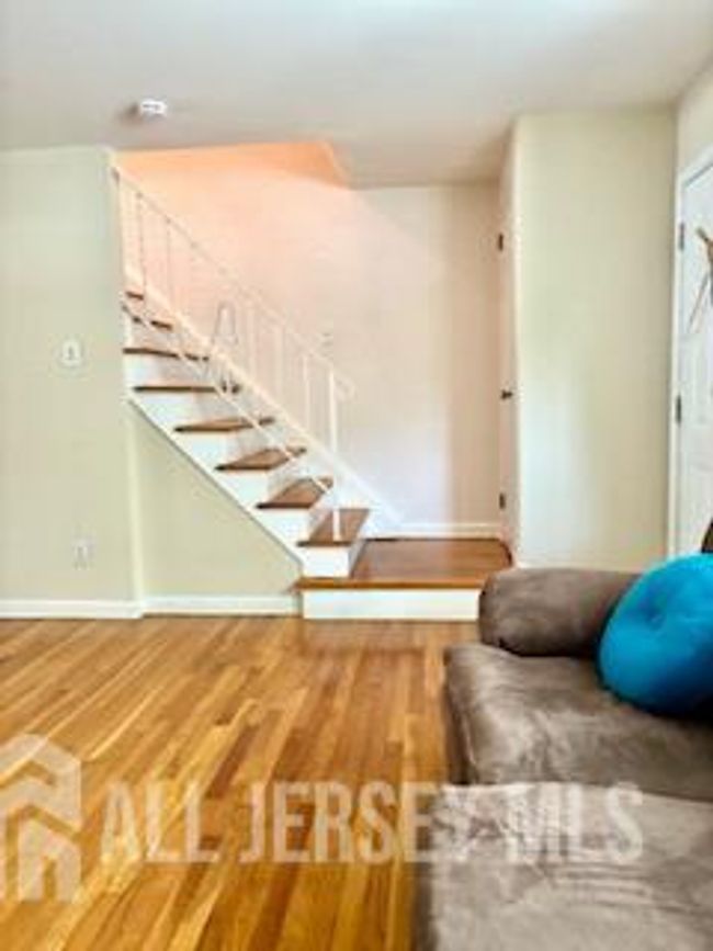 318 High St, Townhouse with 3 bedrooms, 2 bathrooms and null parking in Perth Amboy NJ | Image 44