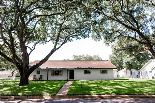 503 Maxine St, East Bernard, TX, 77435-9436 | Card Image