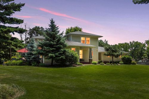 5678 Centerville Rd, White Bear Lake, MN, 55127-6801 | Card Image