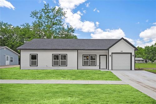 525 N Cedar St, Ottawa, KS, 66067-2003 | Card Image
