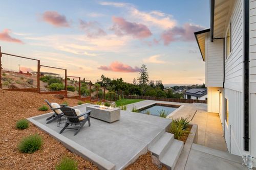 3664 Fir Ridge Dr, Santa Rosa, CA, 95403-0927 | Card Image
