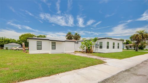 1203 W 6th St, Freeport, TX, 77541-5315 | Card Image
