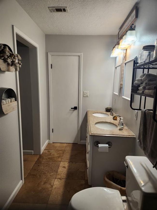 27491 Lantern Ln, House other with 3 bedrooms, 2 bathrooms and null parking in New Caney TX | Image 12