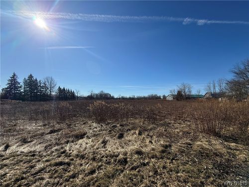 13151 Main Rd, Akron, NY, 14001-9327 | Card Image