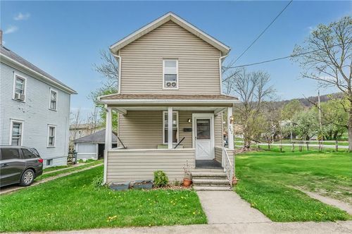 242 N 10th St, Indiana, PA, 15701-1728 | Card Image