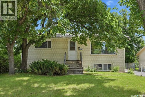 1632 9th Ave N, Saskatoon, SK, S7K3A1 | Card Image