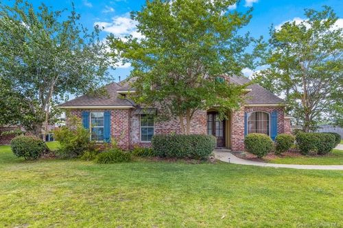 137 Reserve Dr, Lake Charles, LA, 70611-3974 | Card Image